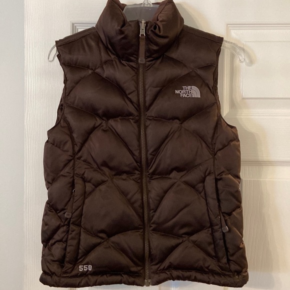 The North Face Jackets & Blazers - The North Face 550 Vest size XS Women’s two front pockets with zipper one inside